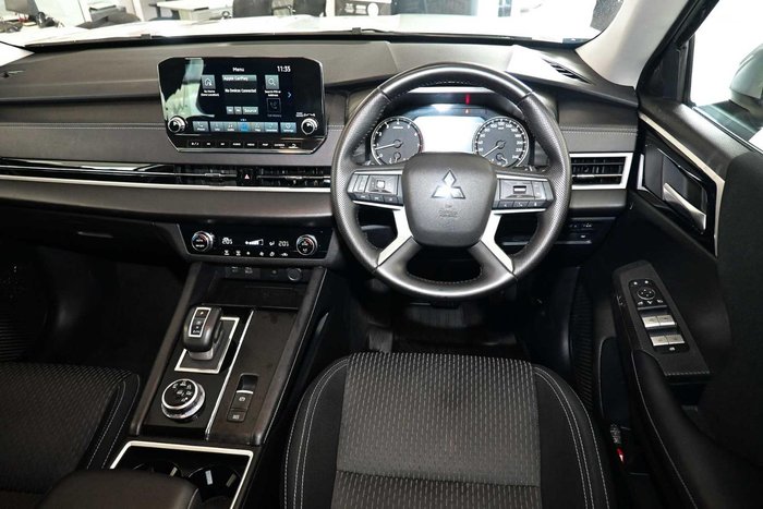 2024 Mitsubishi Outlander LS