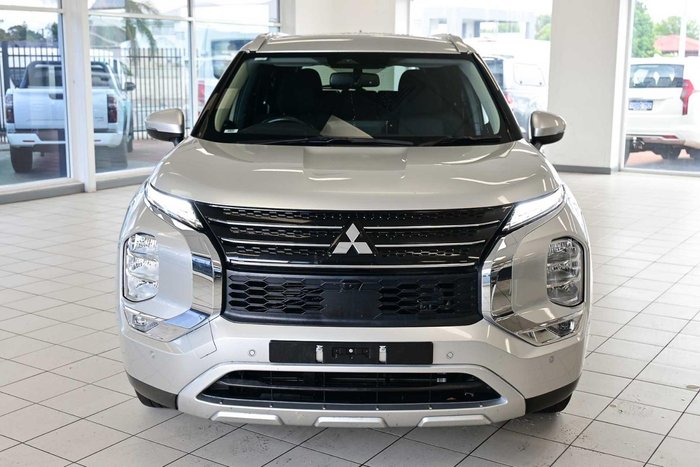 2024 Mitsubishi Outlander LS