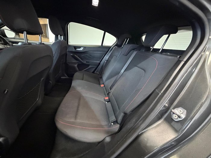 2019 Ford Focus ST-Line