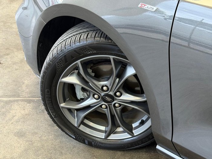 2019 Ford Focus ST-Line