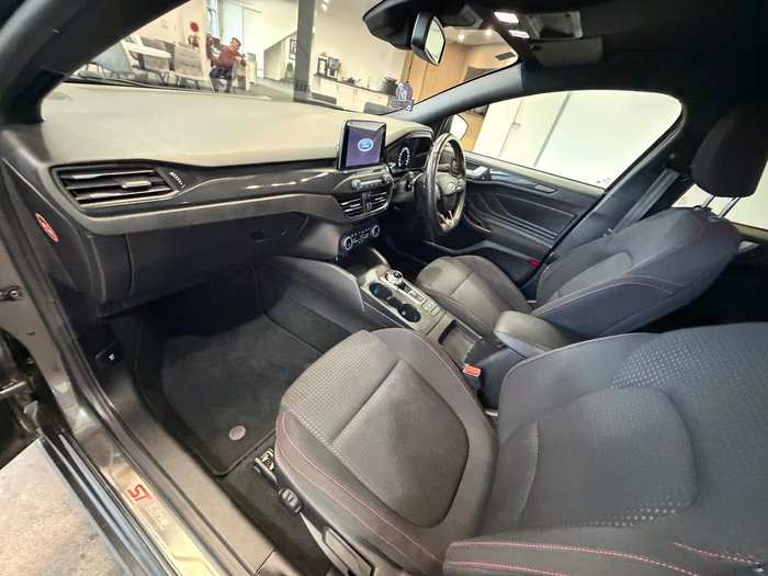 2019 Ford Focus ST-Line