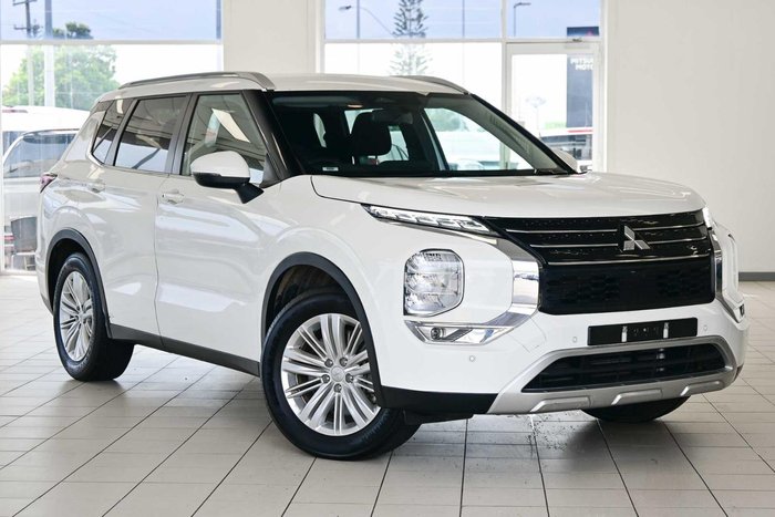 2024 Mitsubishi Outlander LS