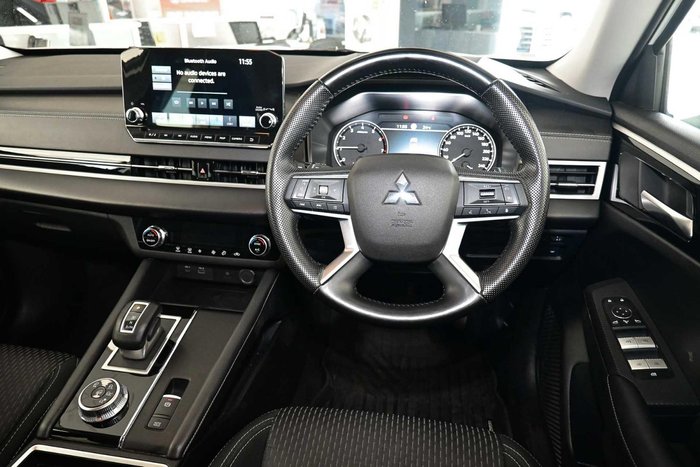 2024 Mitsubishi Outlander LS