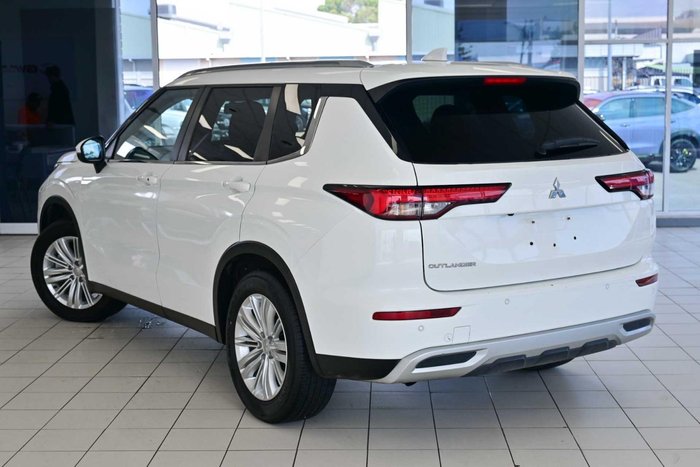 2024 Mitsubishi Outlander LS