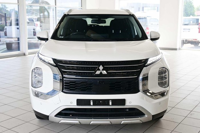 2024 Mitsubishi Outlander LS