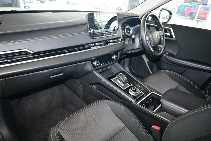 2024 Mitsubishi Outlander LS