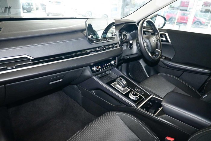 2024 Mitsubishi Outlander LS