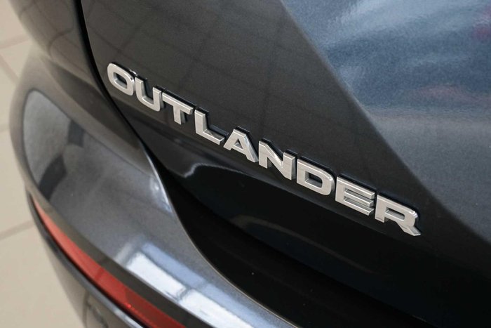 2024 Mitsubishi Outlander LS