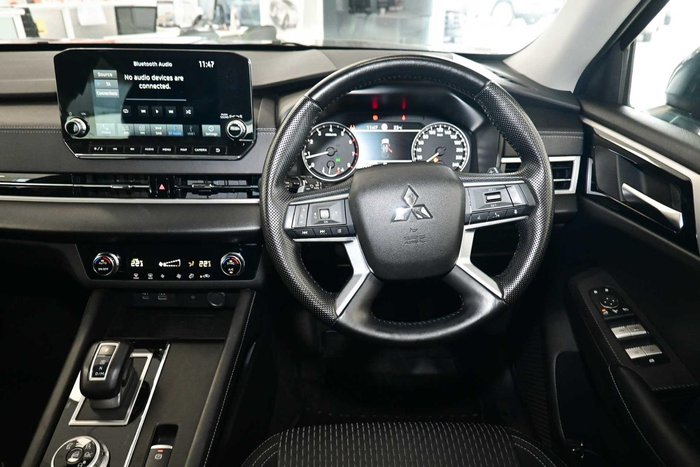 2024 Mitsubishi Outlander LS