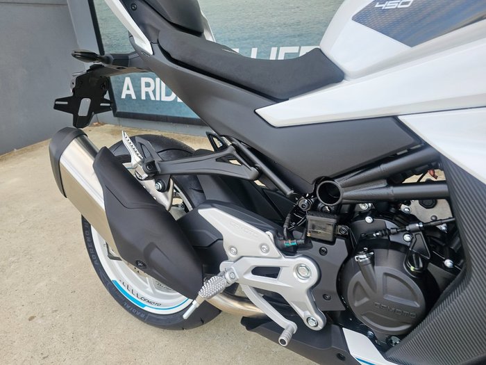 2026 CFMOTO 450 SR ABS White