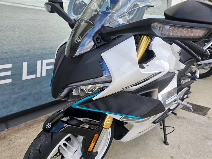 2026 CFMOTO 450 SR ABS White