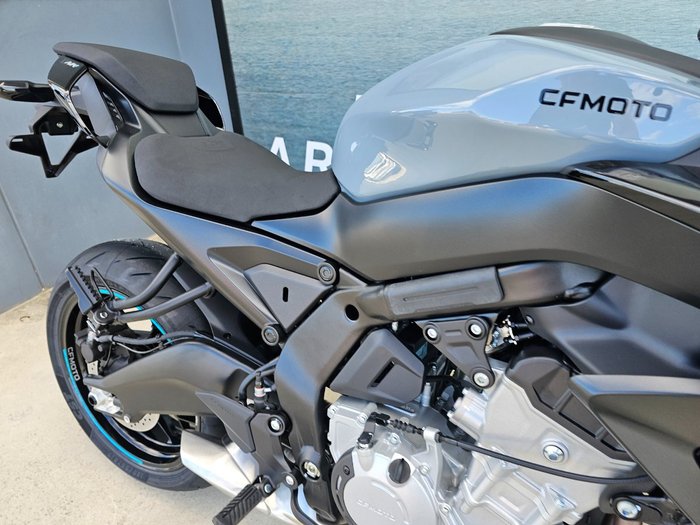 2026 CFMOTO 675 NK GREY