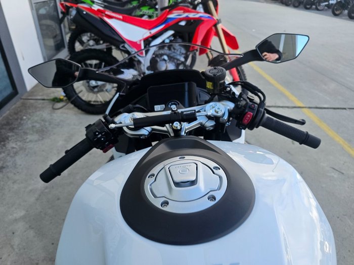 2026 CFMOTO 675 SR-R White