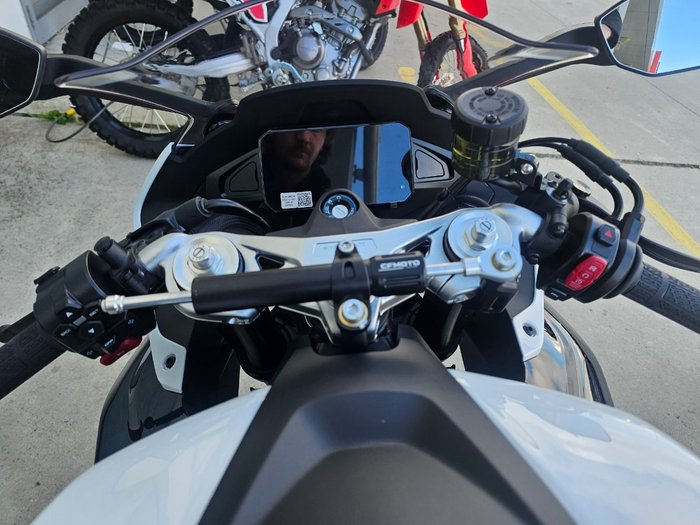 2026 CFMOTO 675 SR-R White