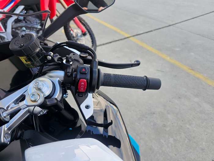 2026 CFMOTO 675 SR-R White