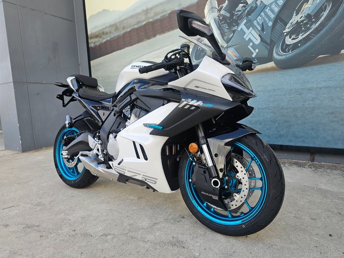 2026 CFMOTO 675 SR-R White