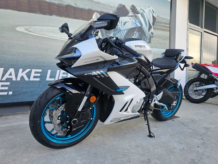 2026 CFMOTO 675 SR-R White