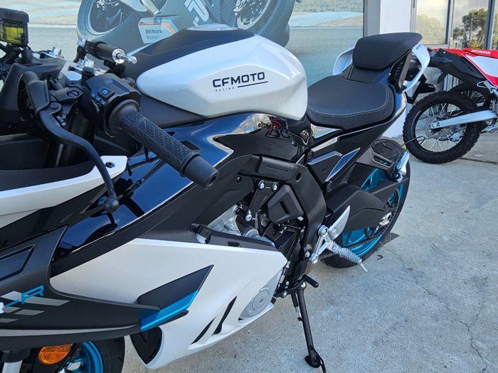 2026 CFMOTO 675 SR-R White