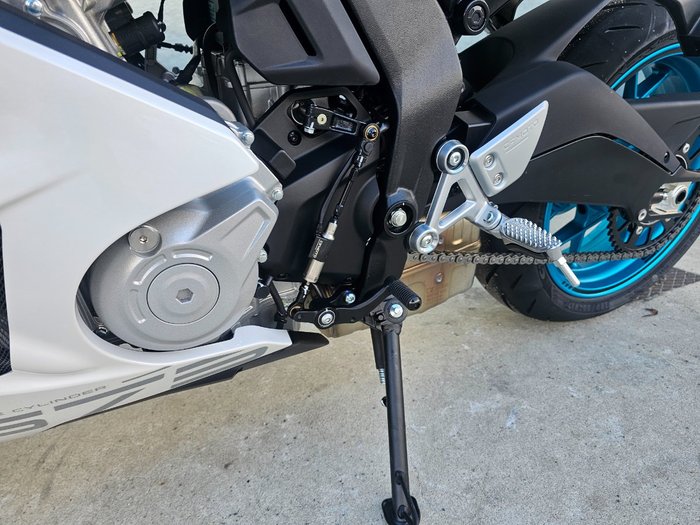 2026 CFMOTO 675 SR-R White