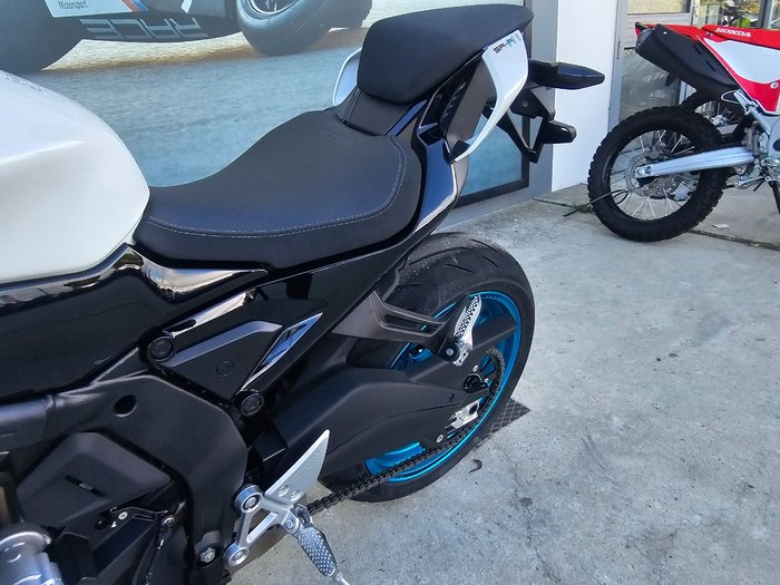 2026 CFMOTO 675 SR-R White