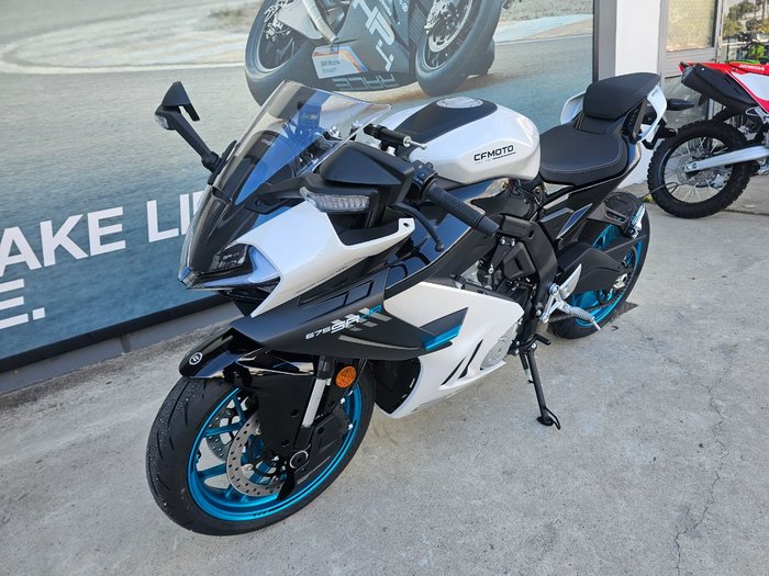 2026 CFMOTO 675 SR-R White