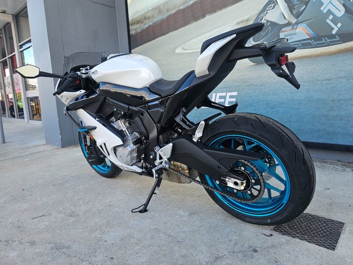 2026 CFMOTO 675 SR-R White