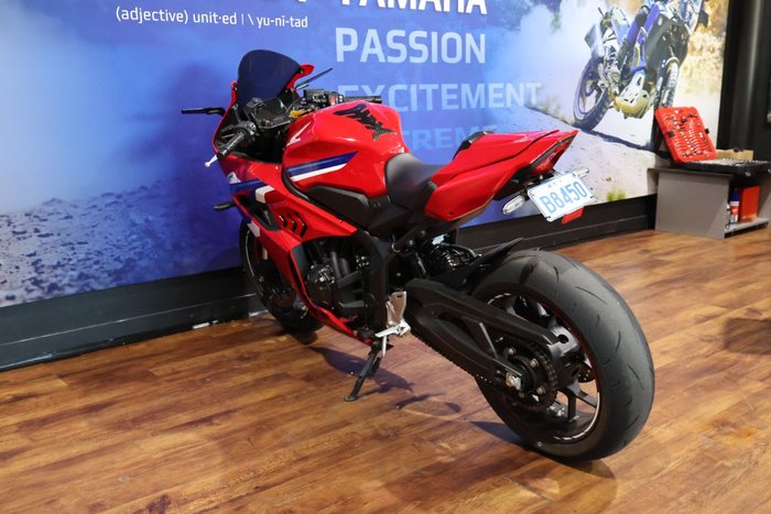 2024 Honda CBR650R Red