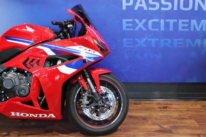 2024 Honda CBR650R Red