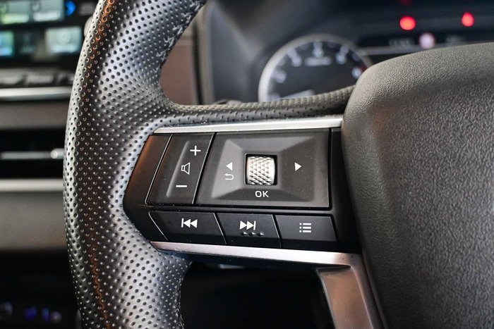 2024 Mitsubishi Outlander LS