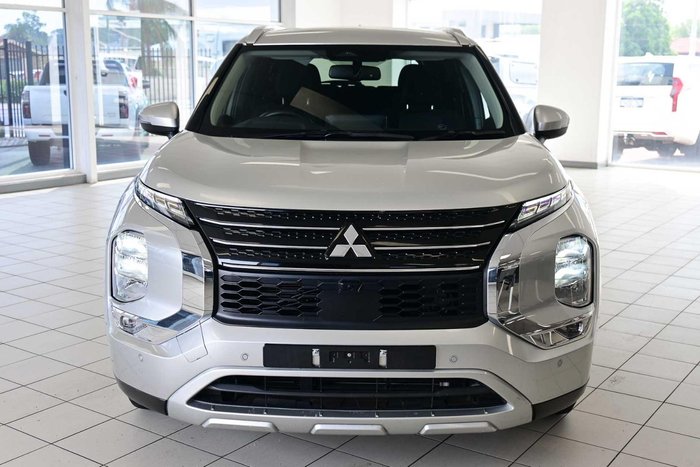 2024 Mitsubishi Outlander LS
