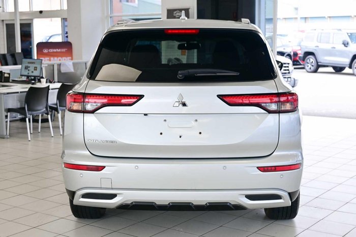 2024 Mitsubishi Outlander LS