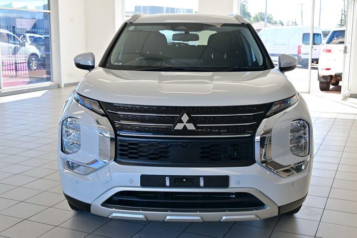 2024 Mitsubishi Outlander LS