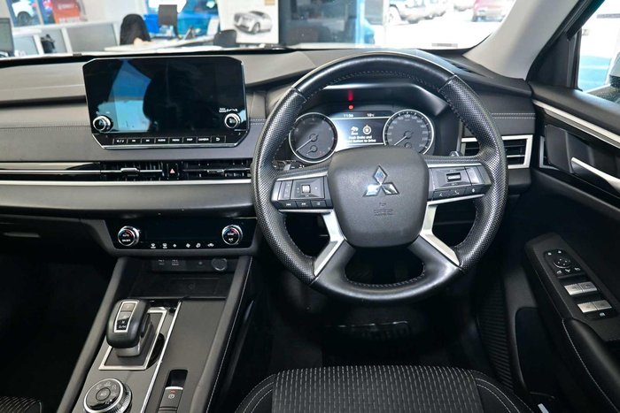 2024 Mitsubishi Outlander LS