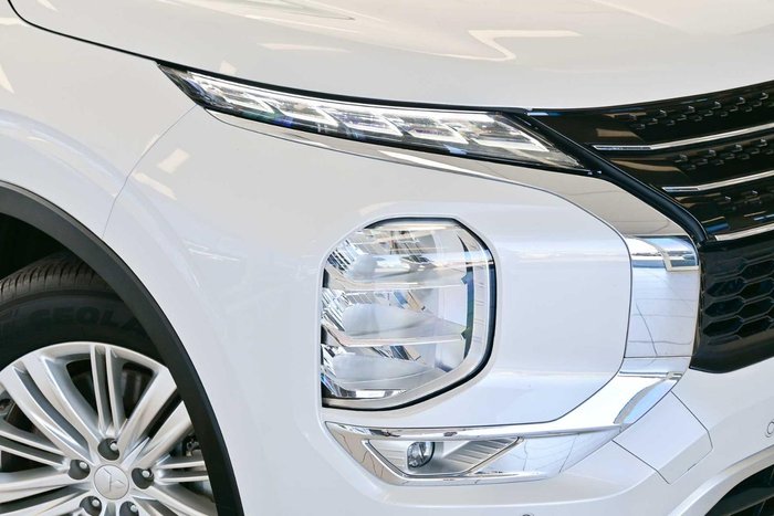 2024 Mitsubishi Outlander LS