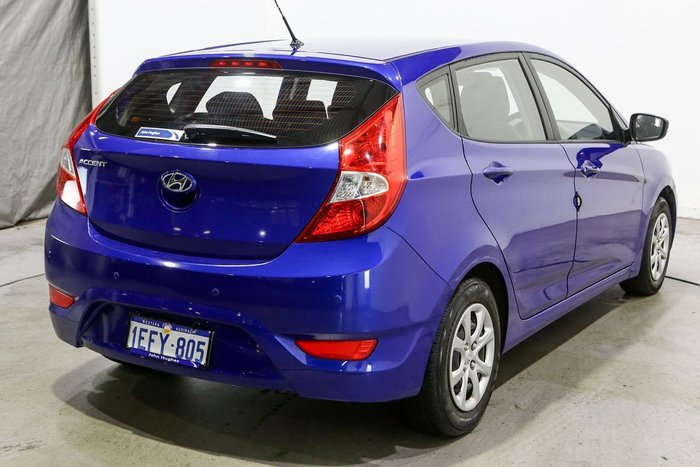 2013 Hyundai Accent Active