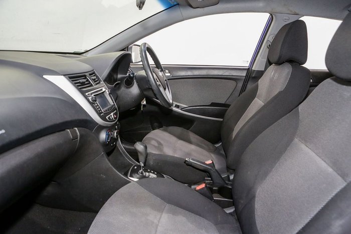 2013 Hyundai Accent Active