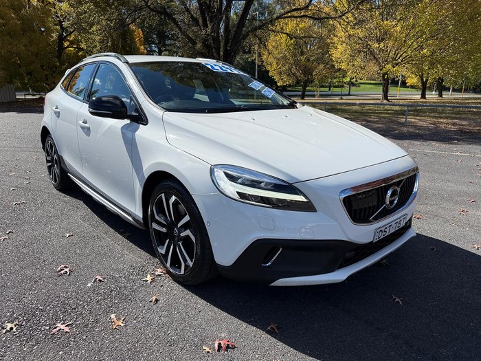 2017 Volvo V40 Cross Country D4 Pro