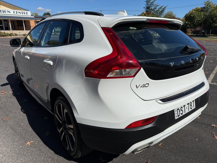 2017 Volvo V40 Cross Country D4 Pro