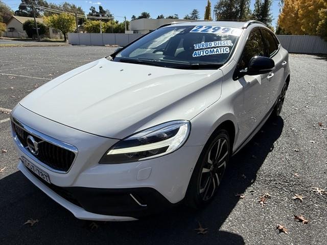 2017 Volvo V40 Cross Country D4 Pro