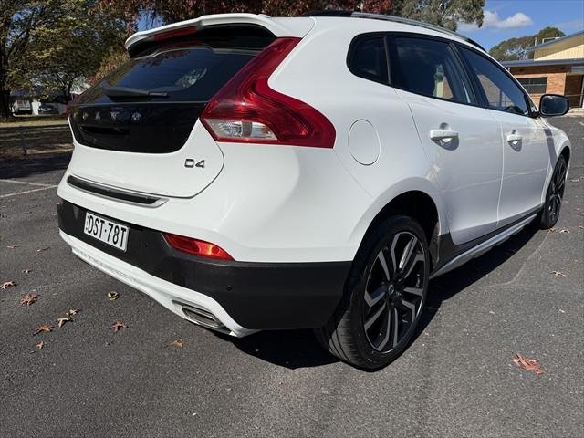2017 Volvo V40 Cross Country