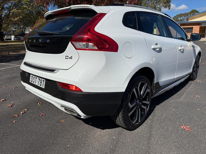 2017 Volvo V40 Cross Country D4 Pro