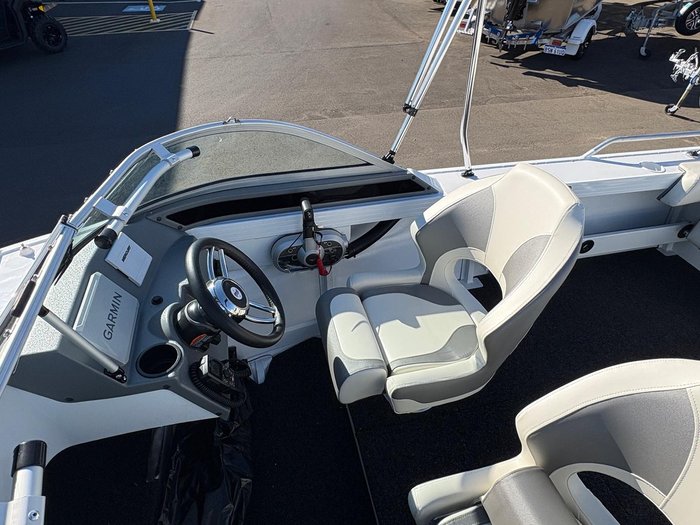 2026 QUINTREX 481 Fishabout Pro