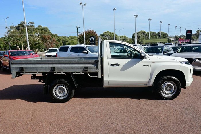 2022 Mitsubishi Triton GLX