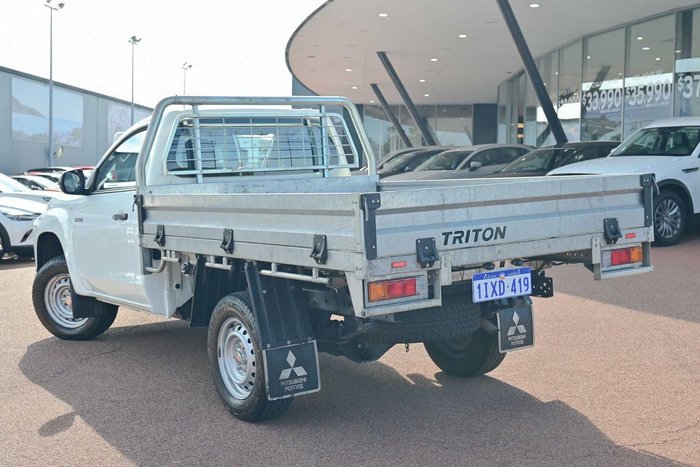 2022 Mitsubishi Triton GLX