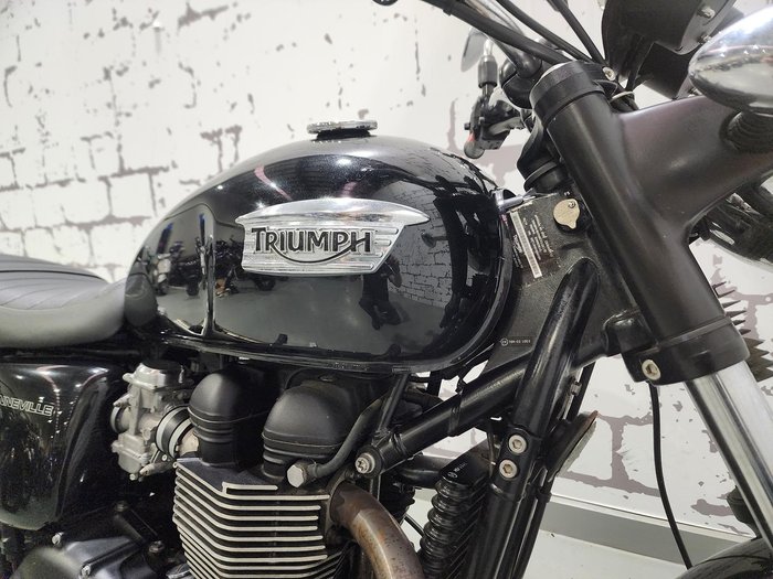 2014 Triumph Bonneville T100 (865cc) Bonneville Black