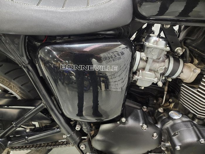 2014 Triumph Bonneville T100 (865cc) Bonneville Black