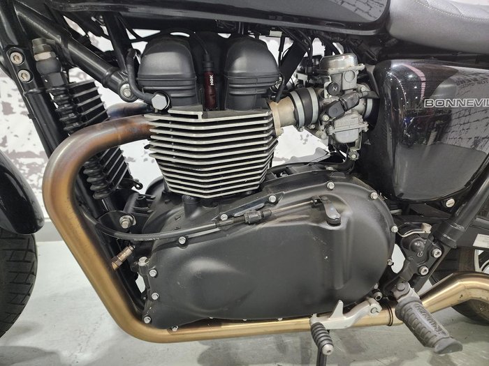 2014 Triumph Bonneville T100 (865cc) Bonneville Black