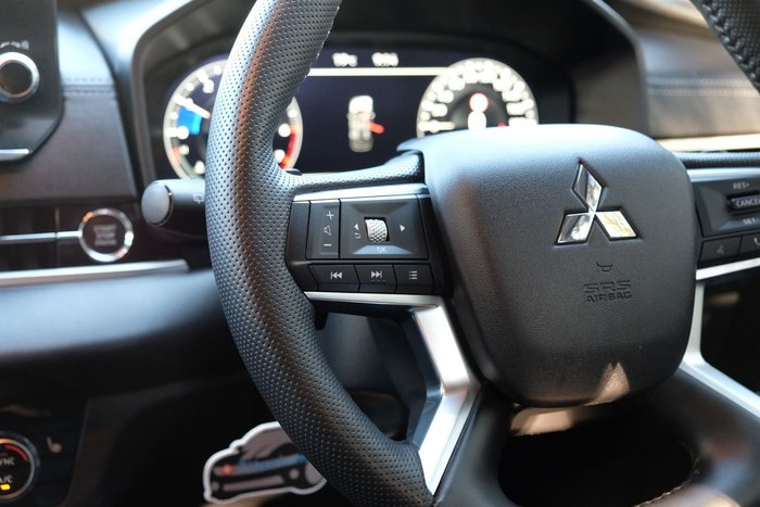 2024 Mitsubishi Outlander Exceed