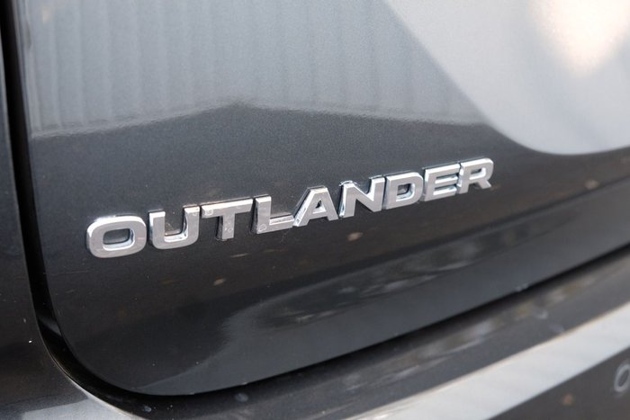 2024 Mitsubishi Outlander Exceed