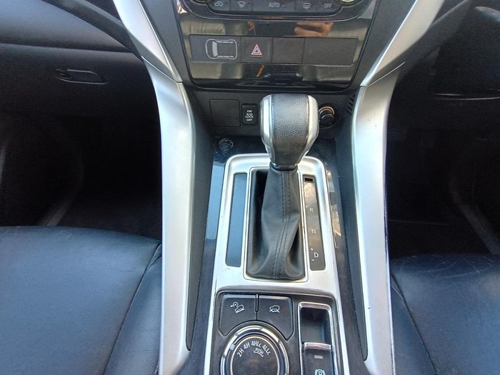 2016 Mitsubishi Pajero Sport GLS